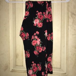 2 pairs of leggings.